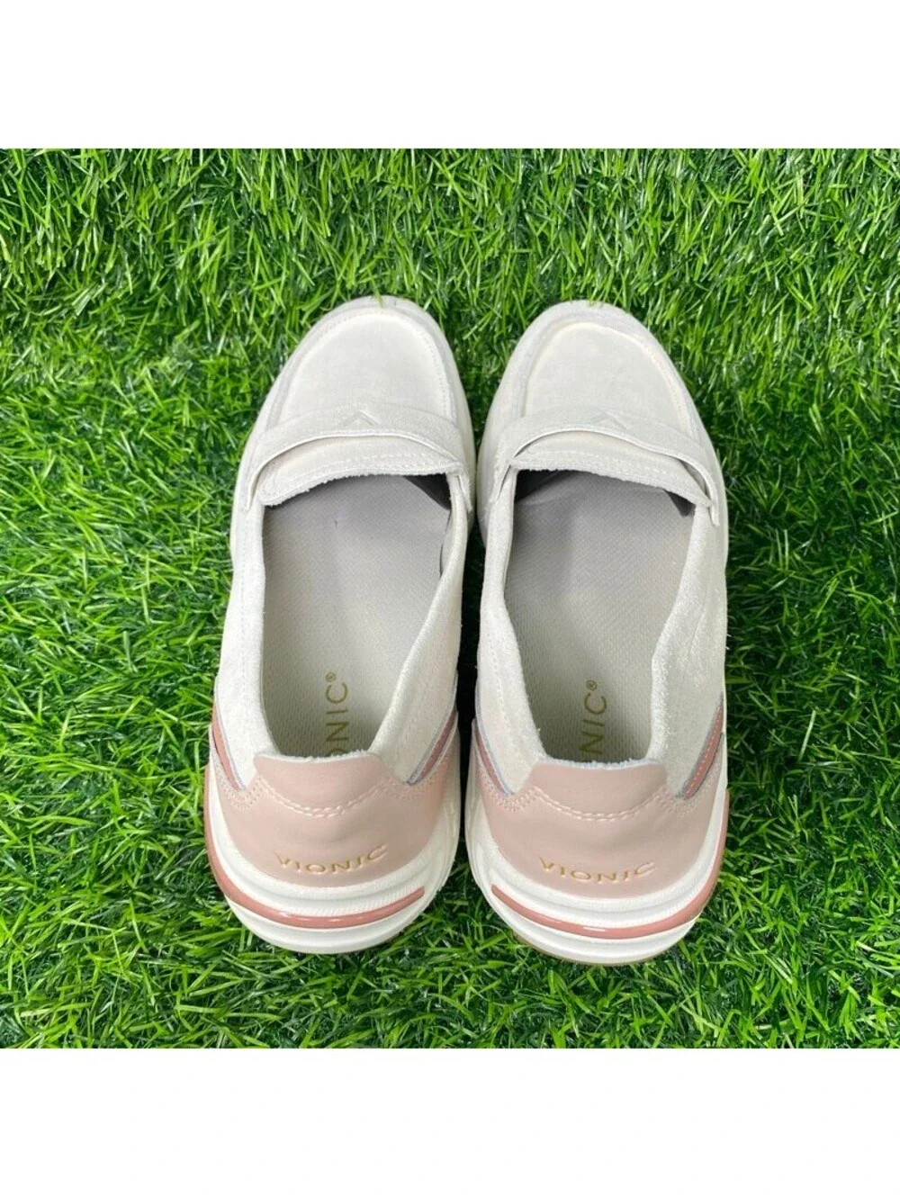NEW Vionic 23Walk Loafer Women's Size 8 Loafers Slip-Ons Cream Suede 2296